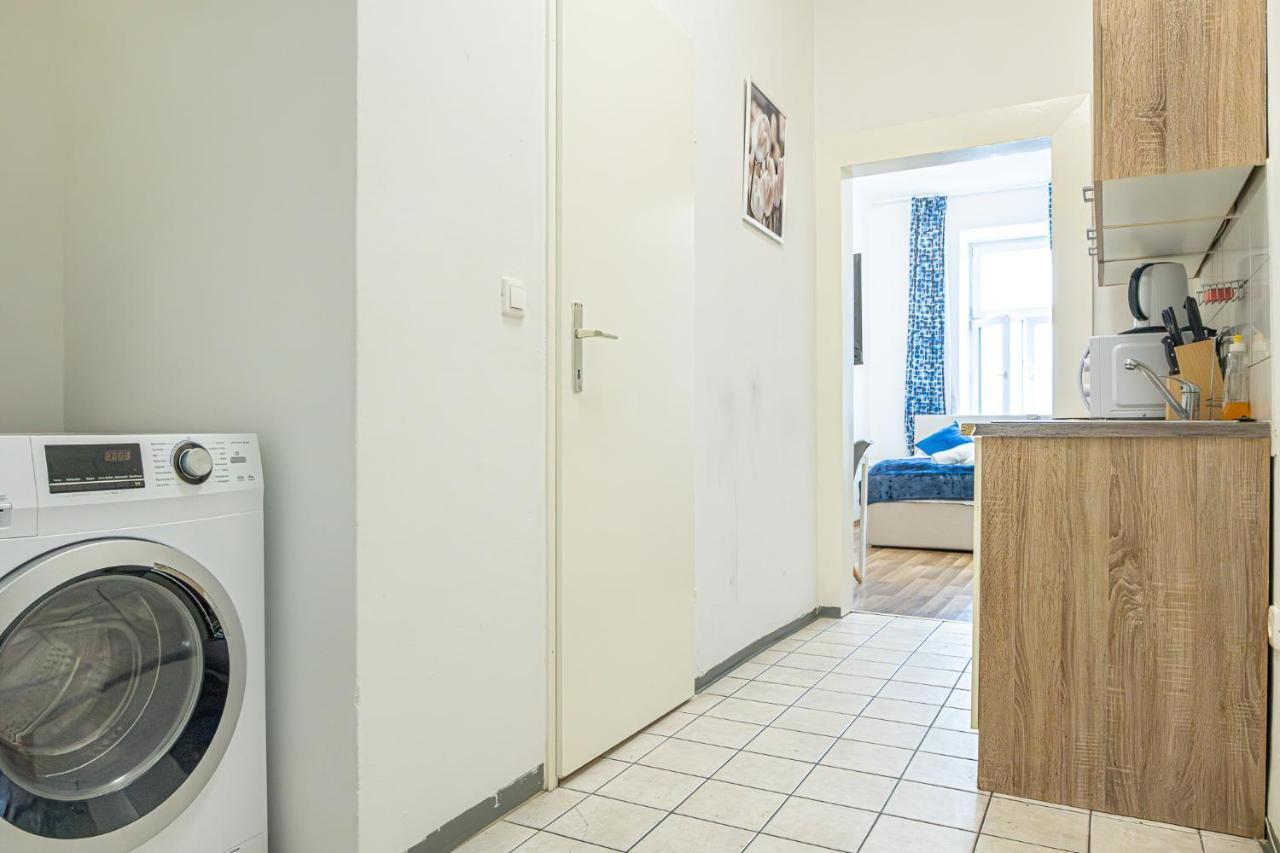 Modern Comforts: Chic Studio Apt Centrally Located Vienna Esterno foto